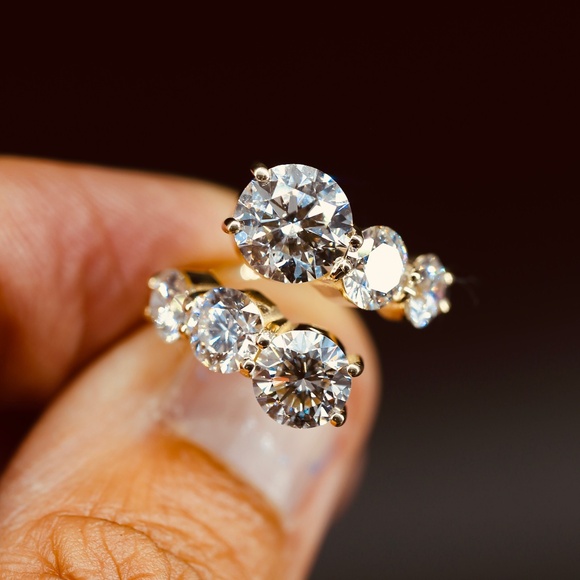 8 Carat Round Brilliant Lab-Grown Diamond Ring in 14K Yellow Gold - Picture 1 of 8